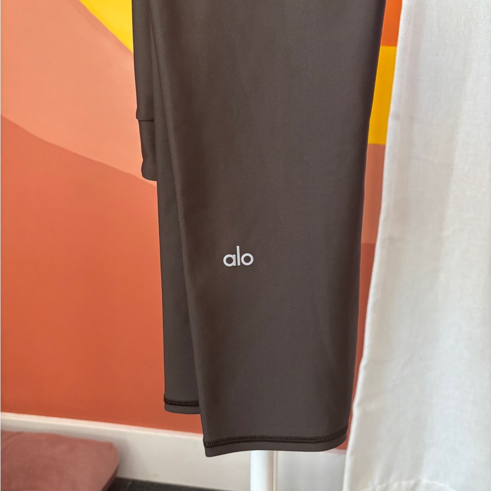 Alo Yoga Leggings - Brown, crop, excellent condition!
